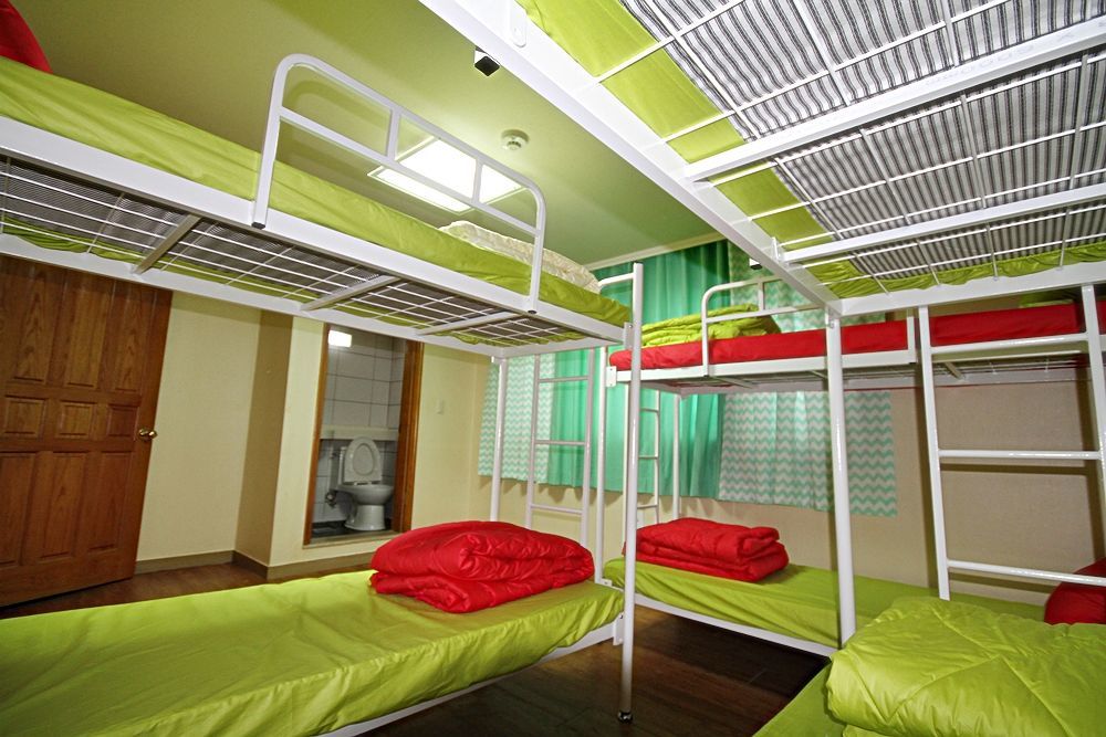 Zzzip Guesthouse In Hongdae Сеул Екстер'єр фото